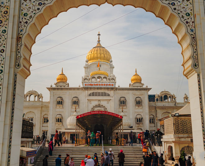 Gurudwara Bangla Sahib Timings Entry Fee Location Langar Timing